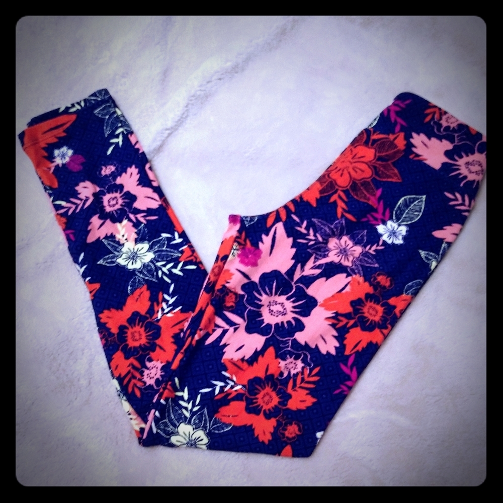 SOLD LuLaRoE NEW Tween fits 0-00